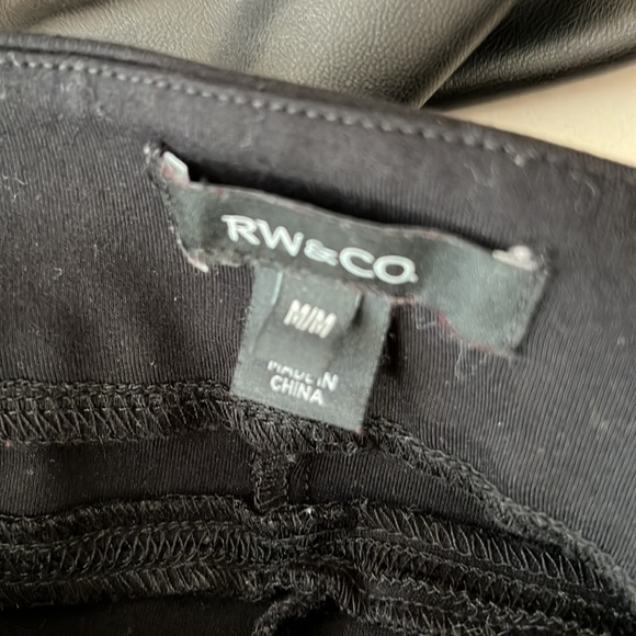 RW & CO l Pleather Front Black Leggings - Picture 5 of 6